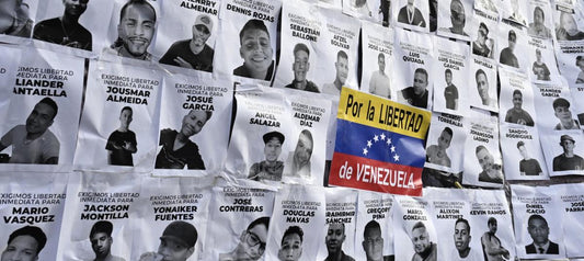 Venezuela libera a 13 activistas políticos 